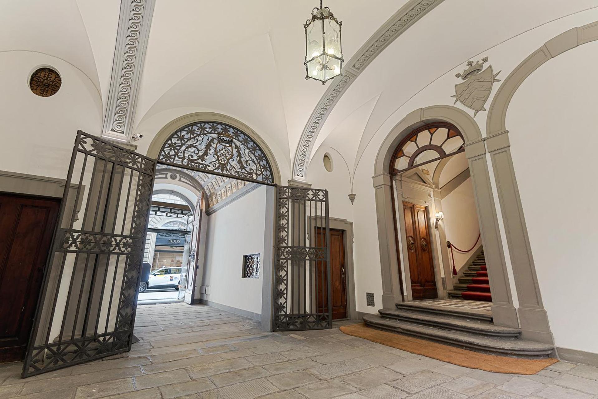 Tornabuoni Living - Luxury Apartments Collection Florence Buitenkant foto